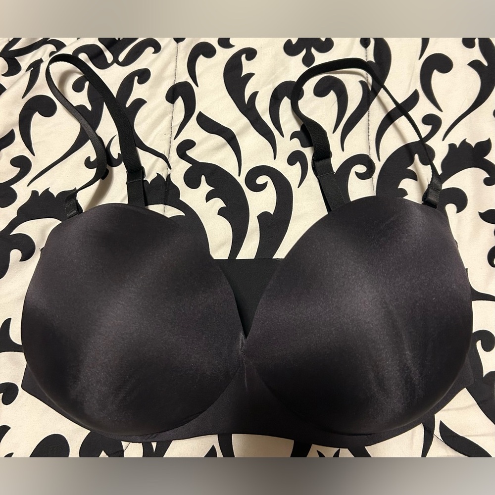Like New Skims Elegant Black Women's Bras-size 38ddd